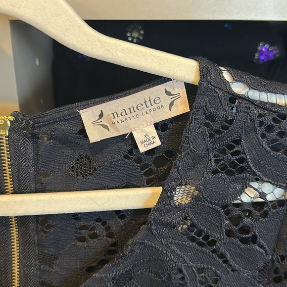 Nanette Lepore navy embroidered back exposed zipper lined bodice top size XS - Picture 2 of 3